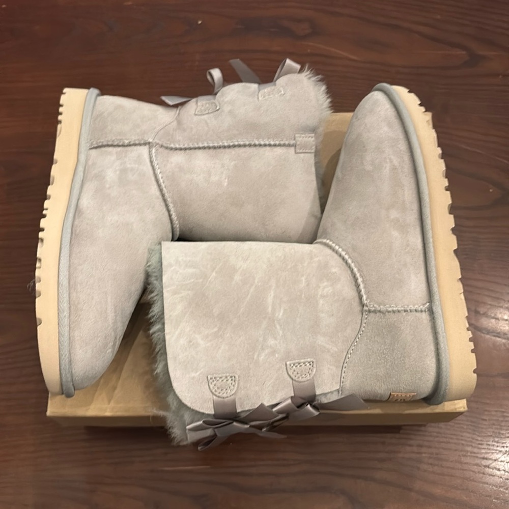 Ugg Bailey Bow ll asst TL